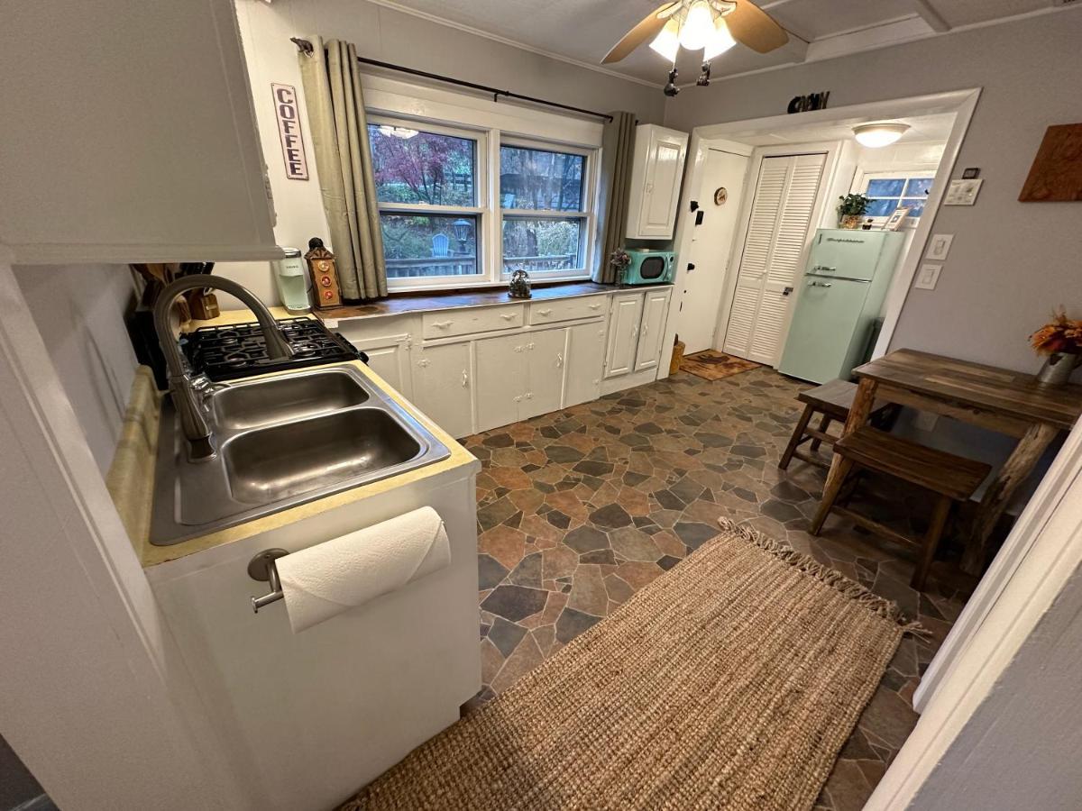 Escape To A Streamside Cabin In The Lower Catskills Wurtsboro Екстериор снимка